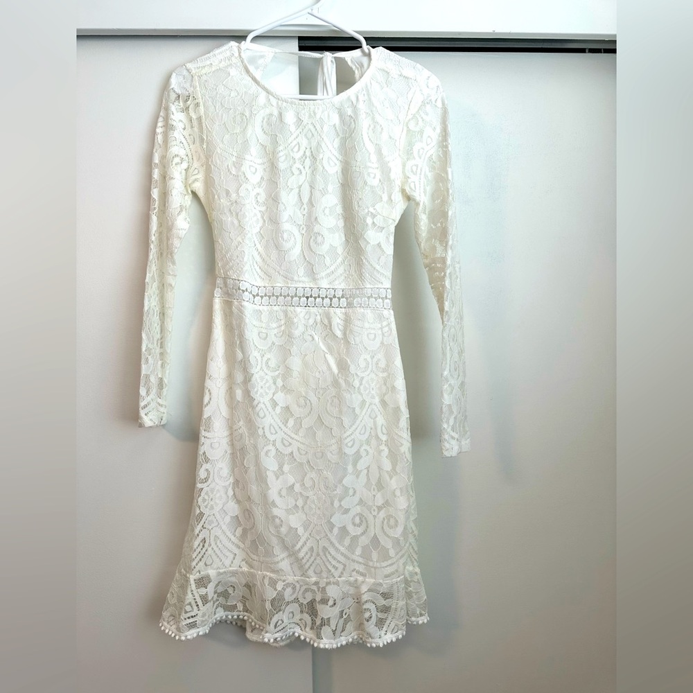 Women’s white lace dress NEVER WORN! NWOT